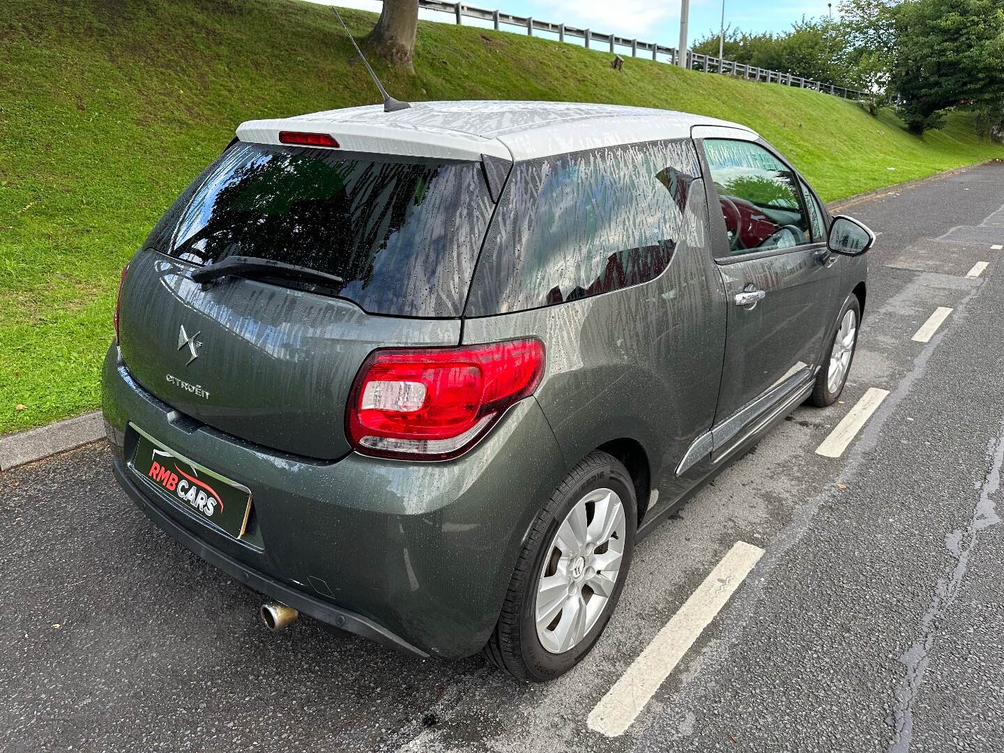 Citroen DS3 HATCHBACK in Down