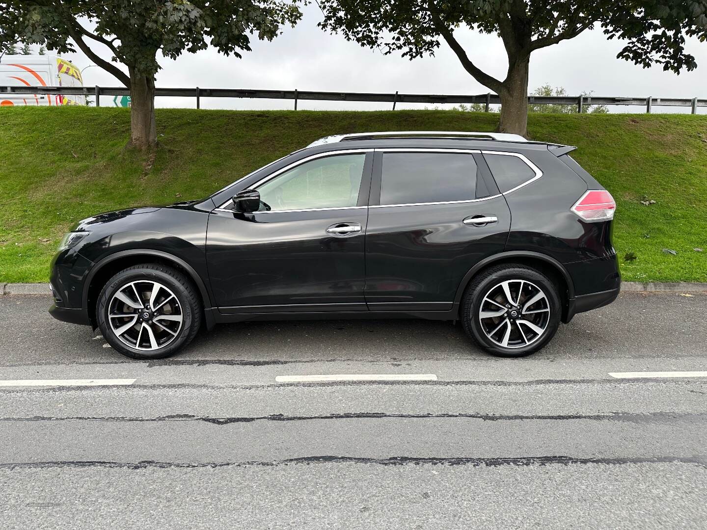 Nissan X-Trail DIESEL STATION WAGON in Down