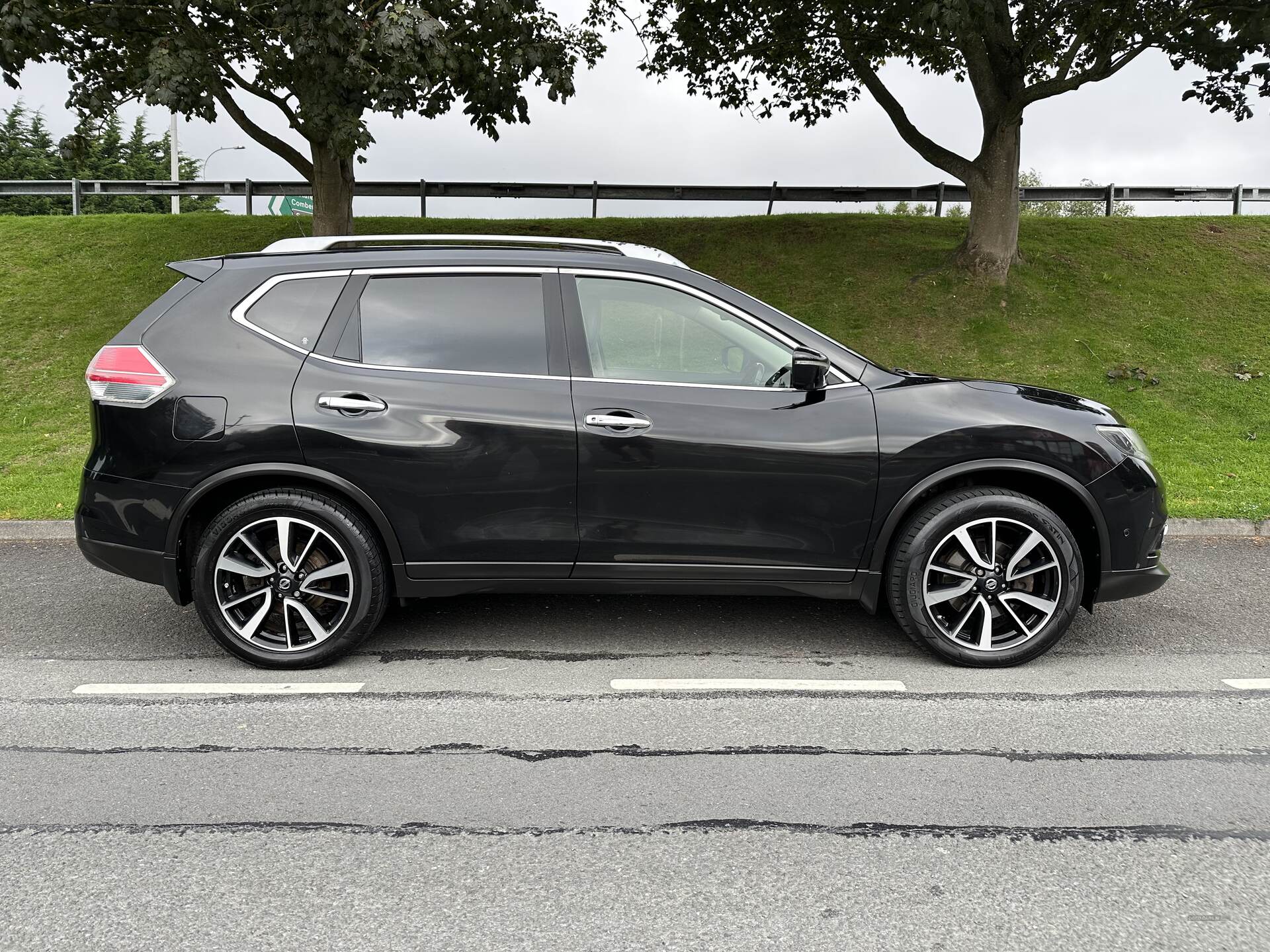 Nissan X-Trail DIESEL STATION WAGON in Down