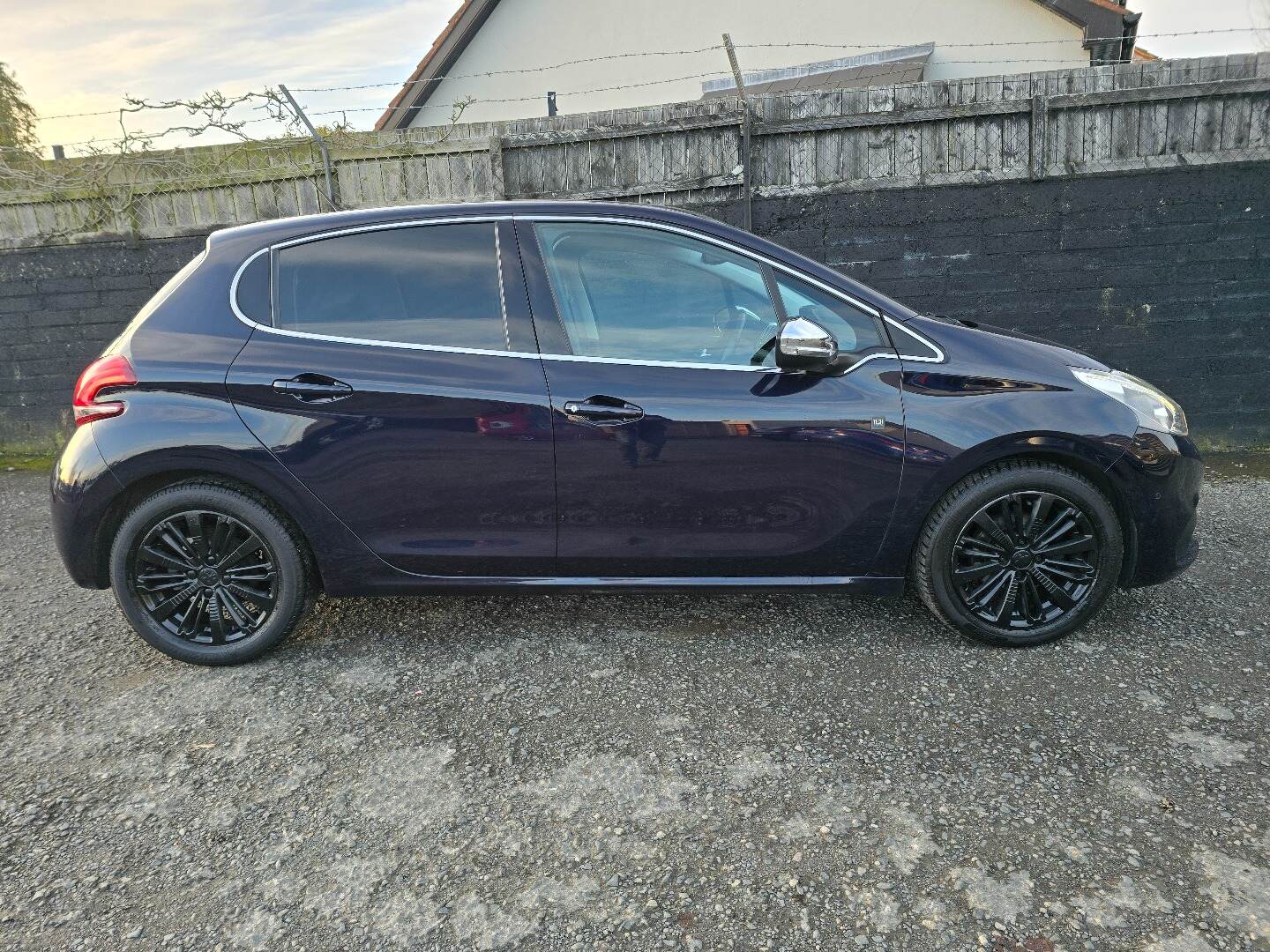 Peugeot 208 DIESEL HATCHBACK in Down