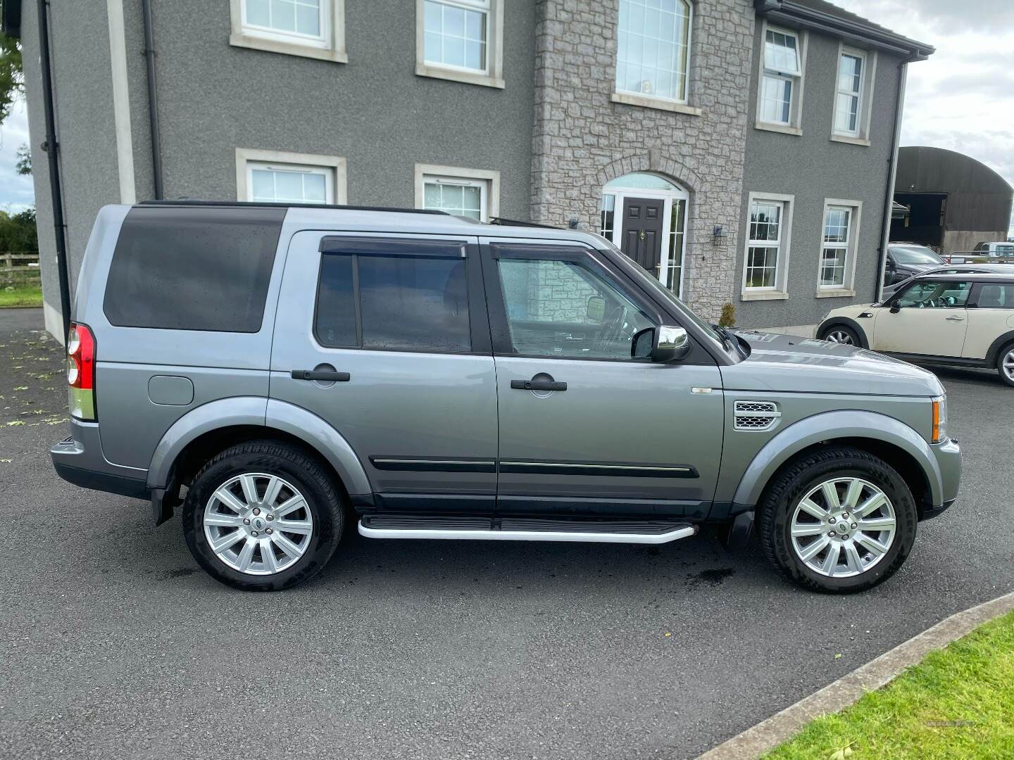 Land Rover Discovery DIESEL SW in Armagh