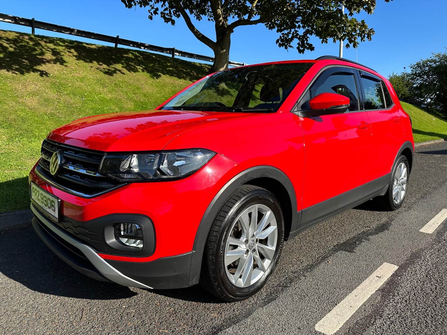 Volkswagen T-Cross ESTATE in Down