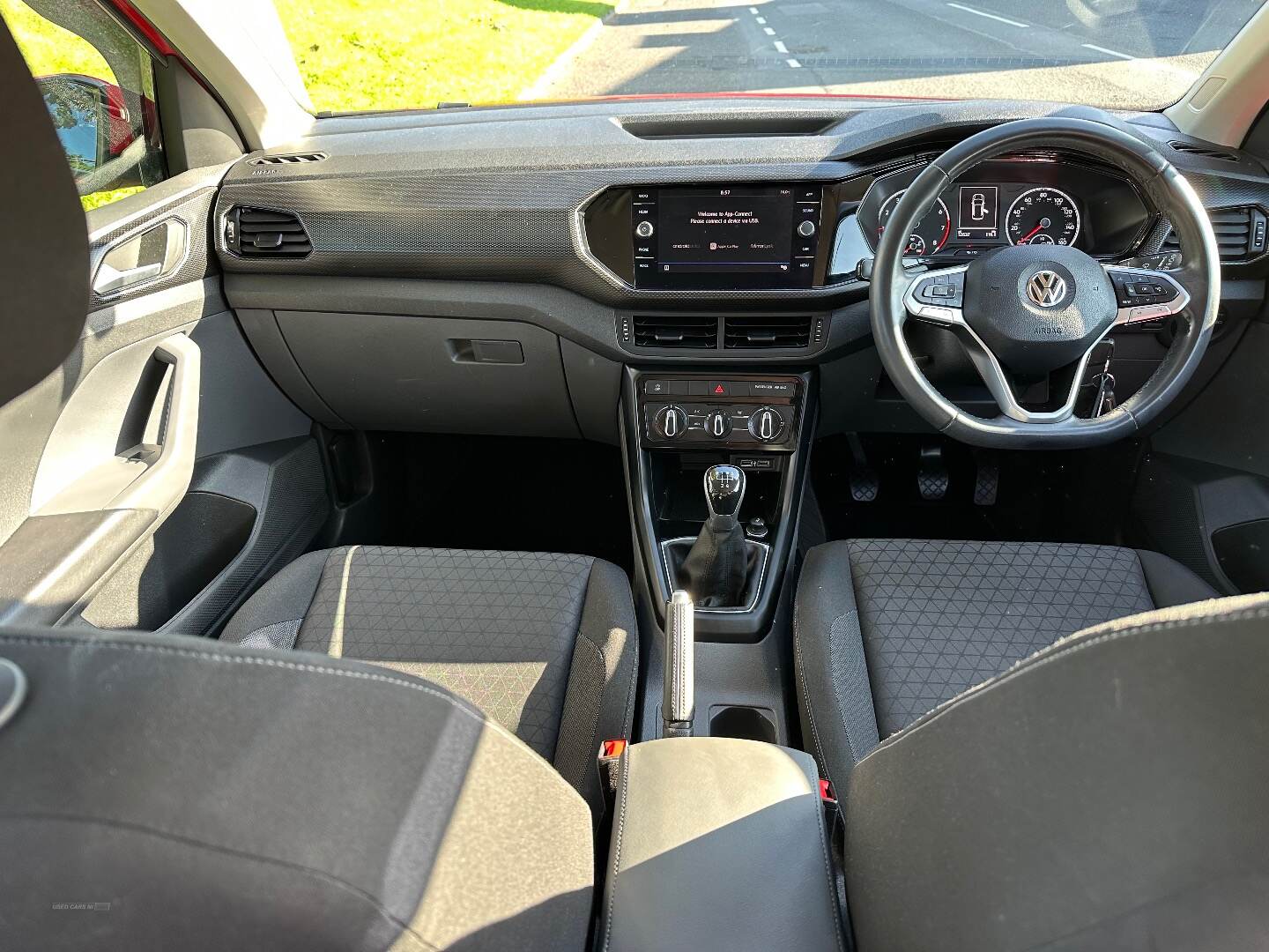 Volkswagen T-Cross ESTATE in Down