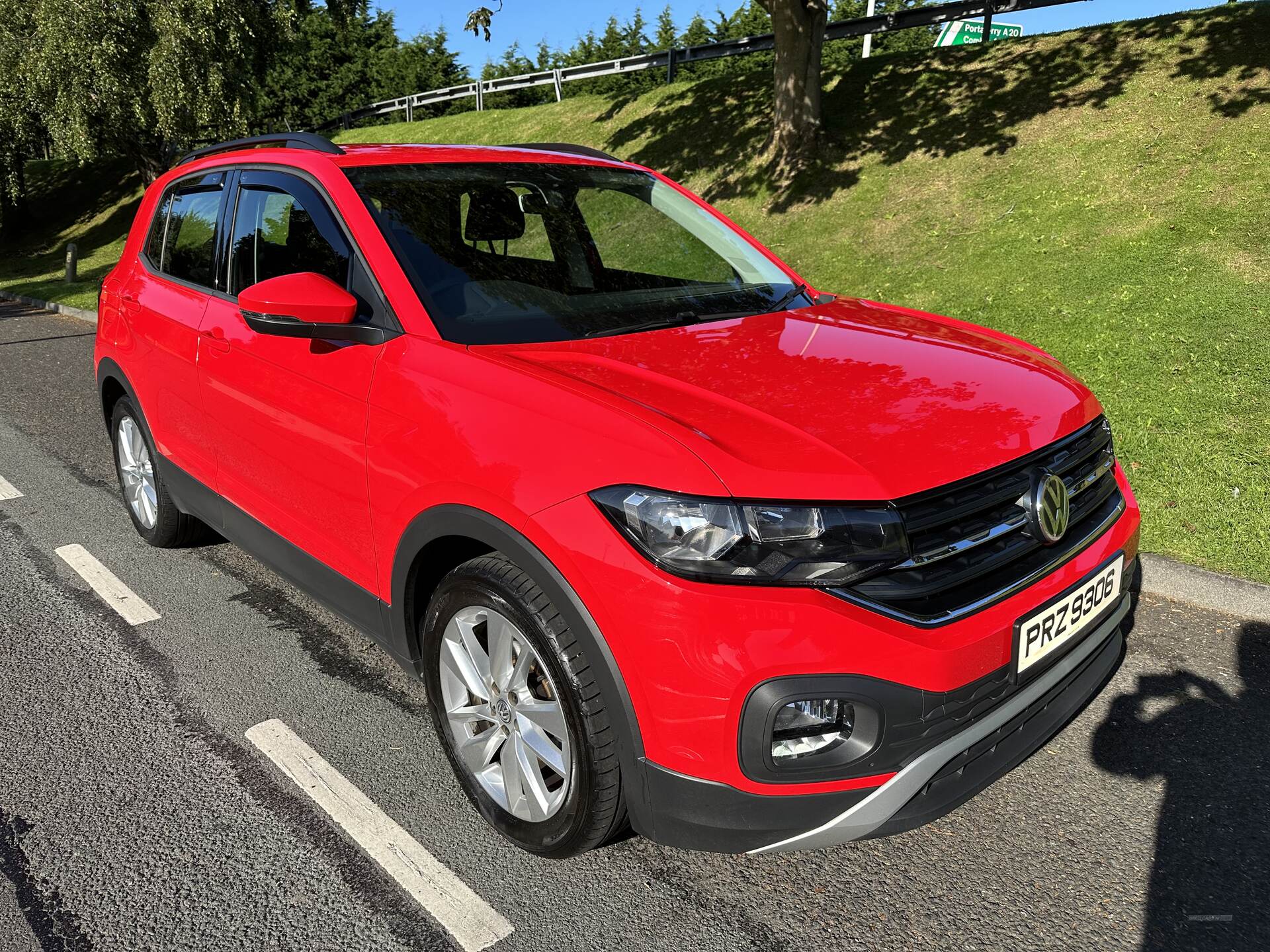 Volkswagen T-Cross ESTATE in Down