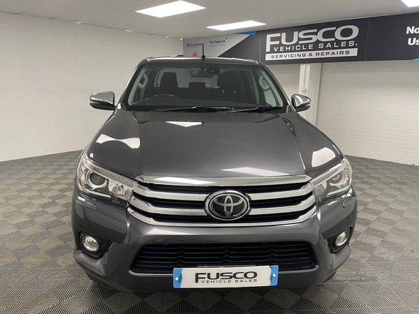 Toyota Hilux 2.4 INVINCIBLE 4WD D-4D DCB 4d 147 BHP Roll cover, Reverse Camera in Down