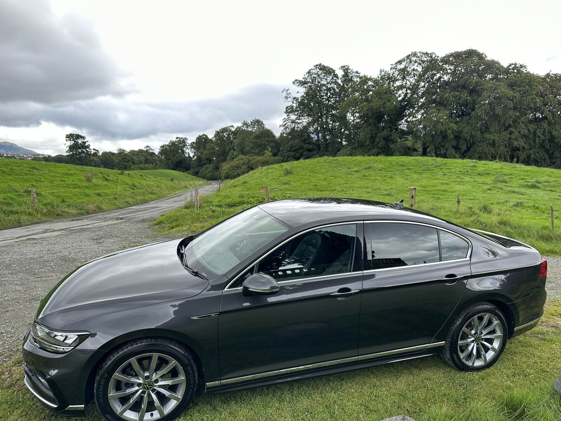 Volkswagen Passat DIESEL SALOON in Down