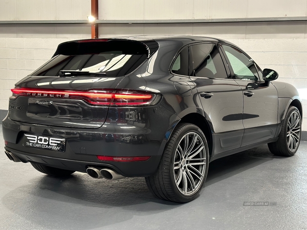 Porsche Macan ESTATE in Antrim