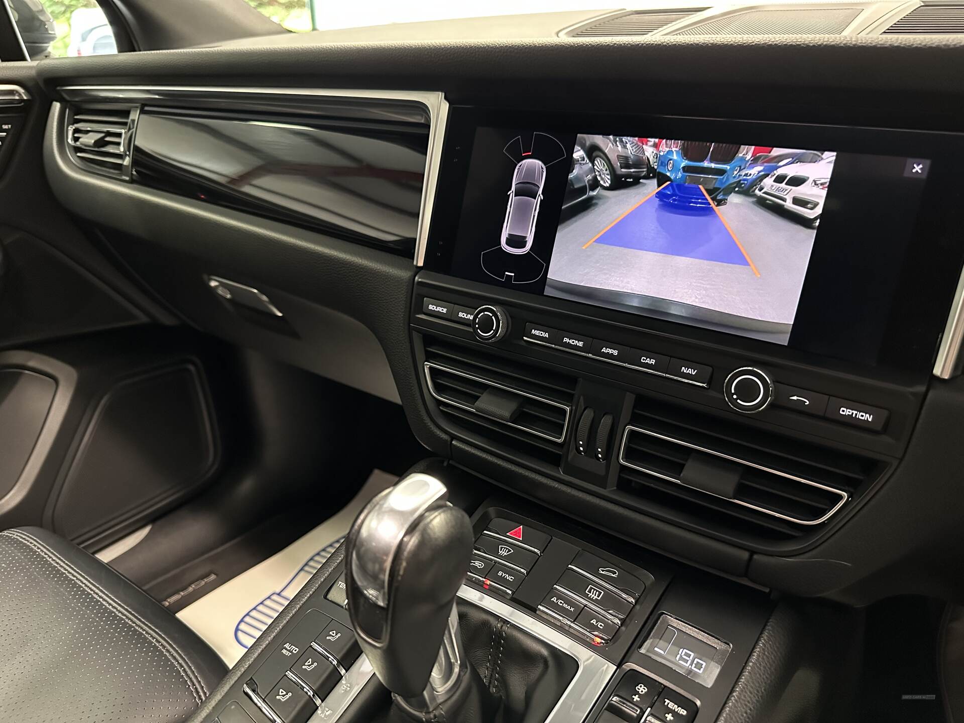 Porsche Macan ESTATE in Antrim