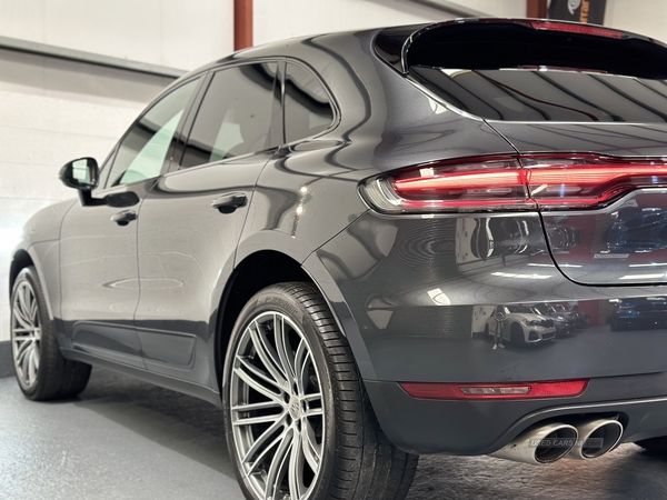 Porsche Macan ESTATE in Antrim