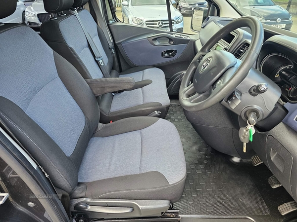 Vauxhall Vivaro 1.6 CDTi 2900 L2 H1 Euro 5 5dr (9 Seat) in Down