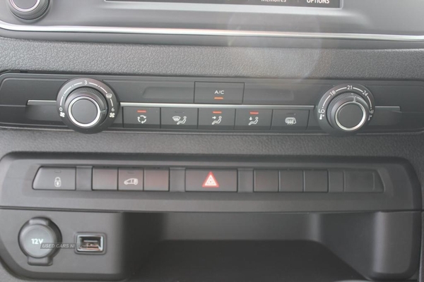 Vauxhall Vivaro 2900 1.5d 100PS Prime L2 H1 Van in Down