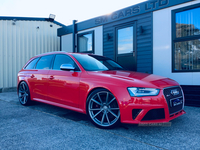 Audi RS4 AVANT in Down