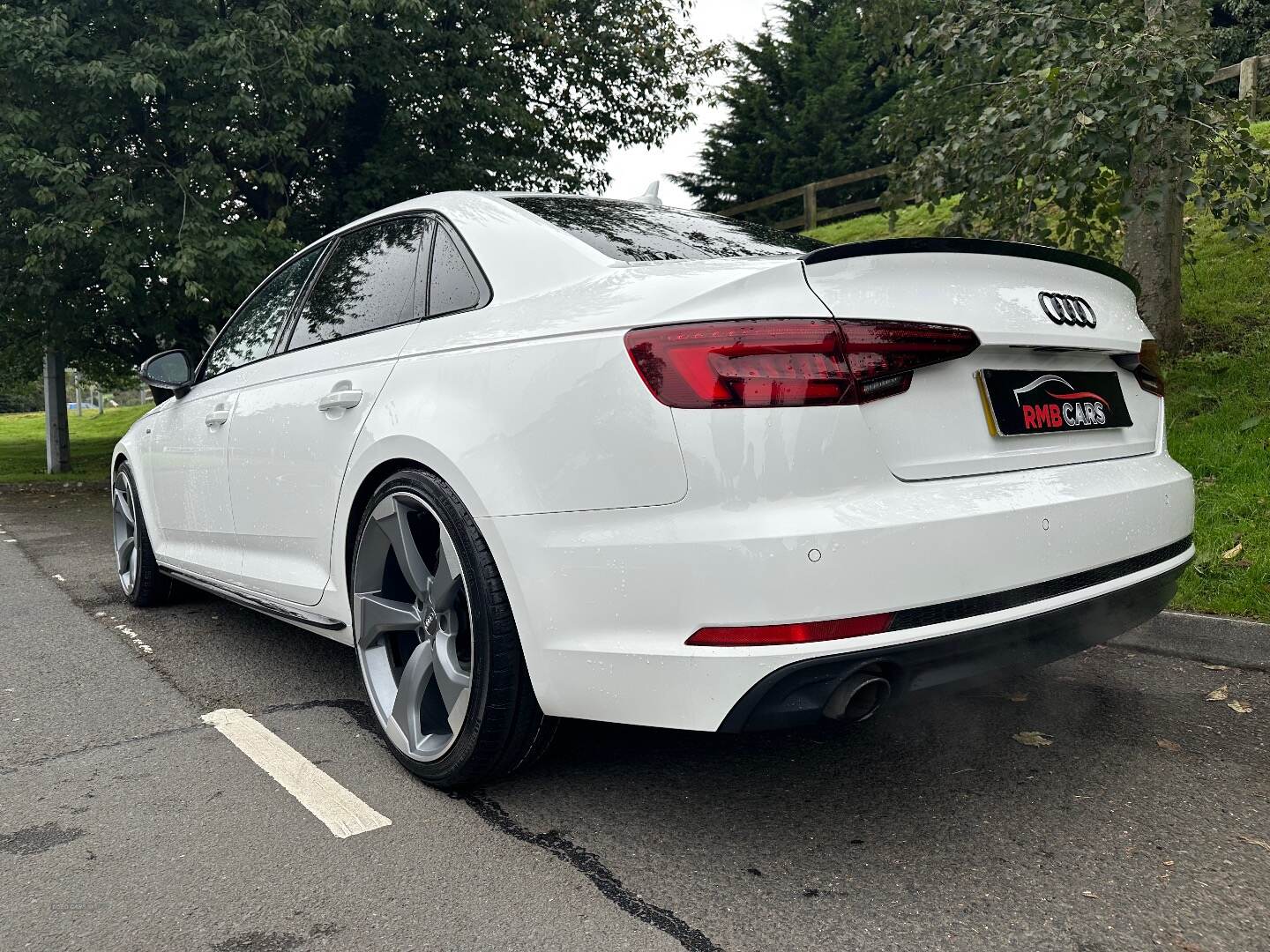 Audi A4 SALOON SPECIAL EDITIONS in Down