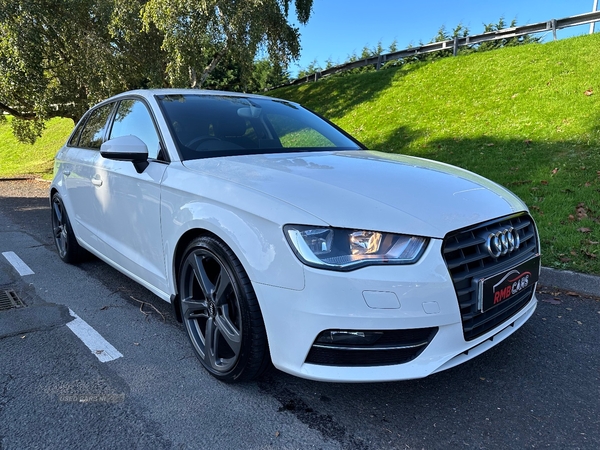 Audi A3 DIESEL SPORTBACK in Down