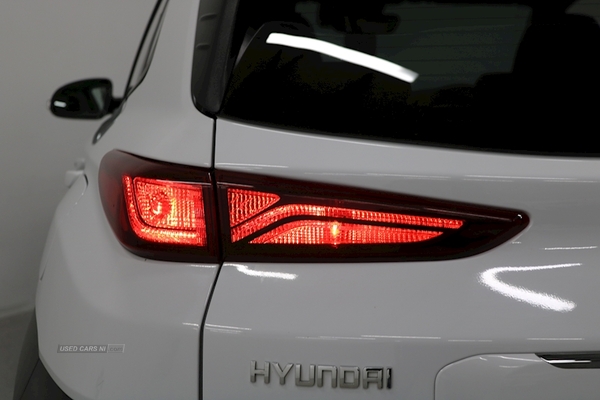Hyundai Kona 1.0T GDi Blue Drive MHEV Premium 5dr in Down