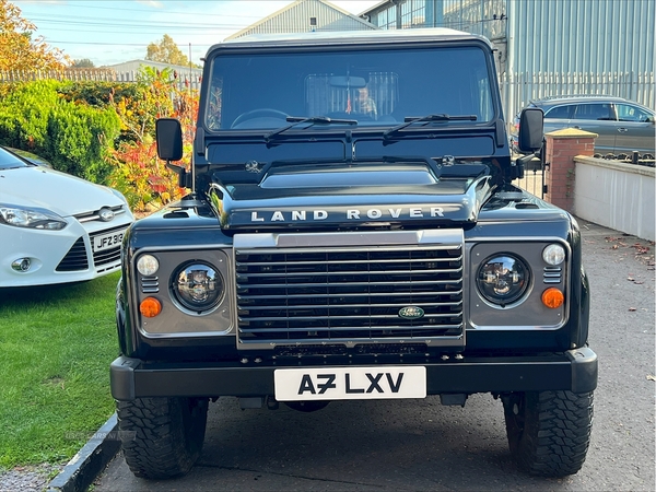 Land Rover Defender 90 TDCi in Down
