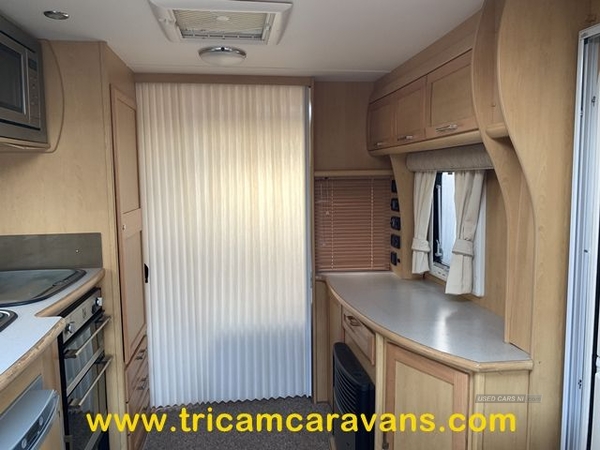 Elddis Odyssey 544/4, Fixed End Bed, Separate Shower in Down