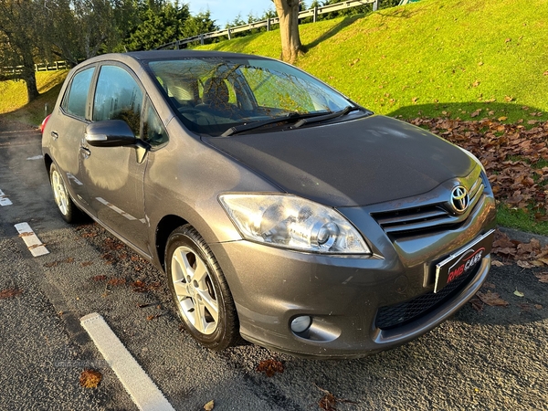 Toyota Auris HATCHBACK in Down