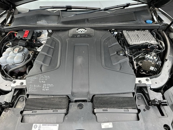 Volkswagen Touareg 3.0 V6 R-LINE TDI 5d AUTO 228 BHP in Tyrone