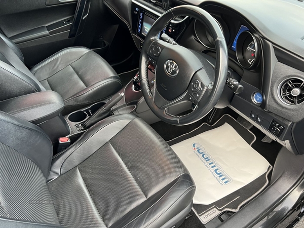 Toyota Auris EXCEL ESTATE HYBRID 1.8 VVT-I 136BHP CVT AUTO in Armagh