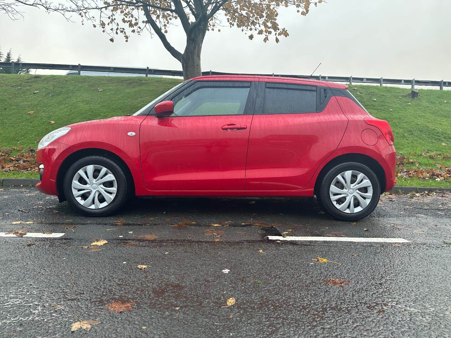 Suzuki Swift HATCHBACK in Down