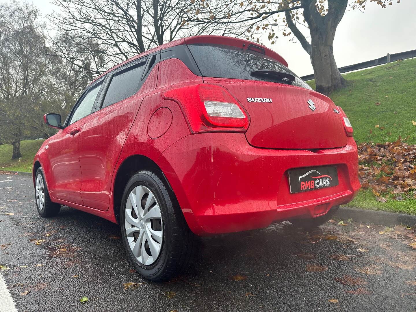 Suzuki Swift HATCHBACK in Down