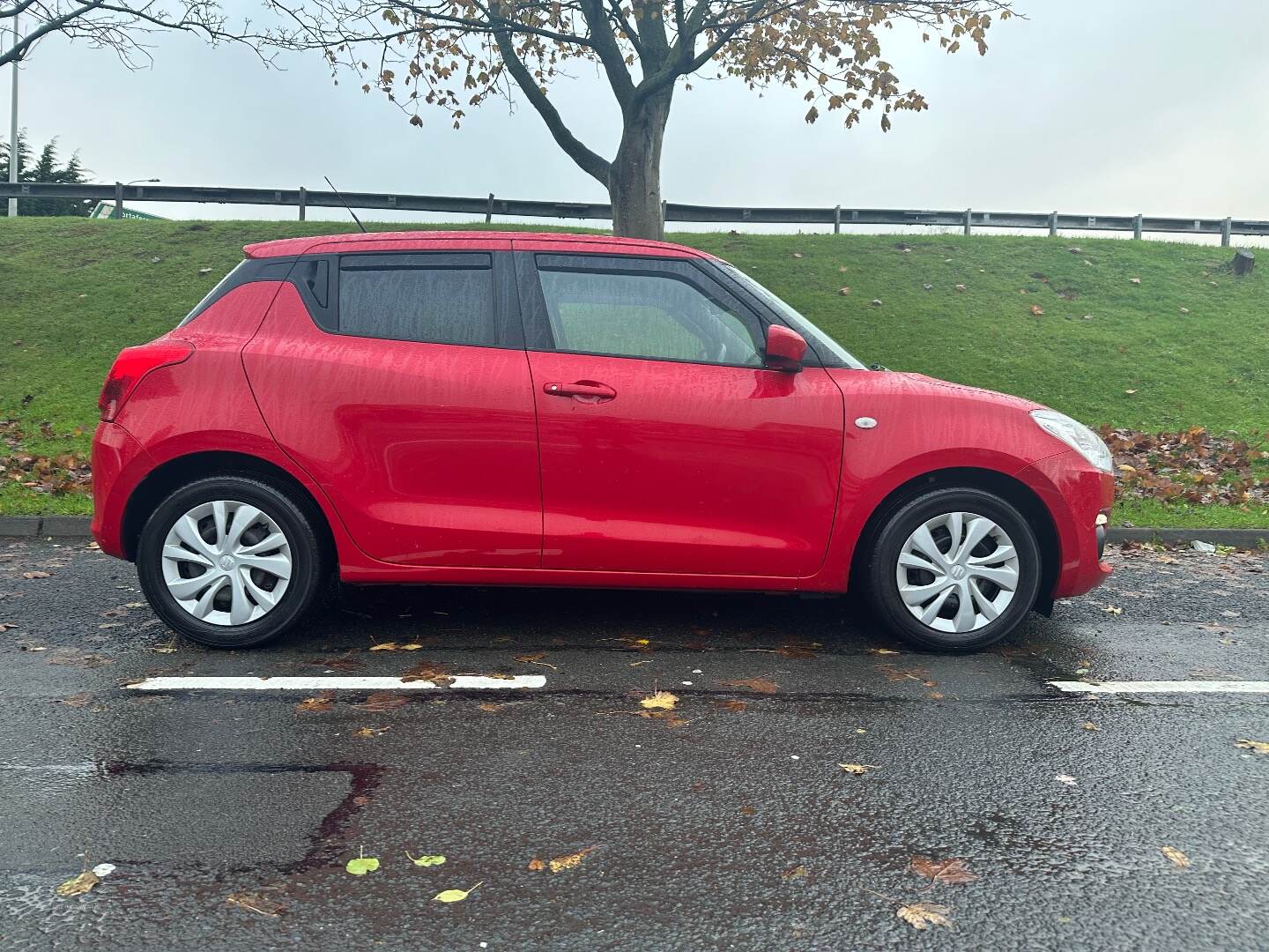 Suzuki Swift HATCHBACK in Down