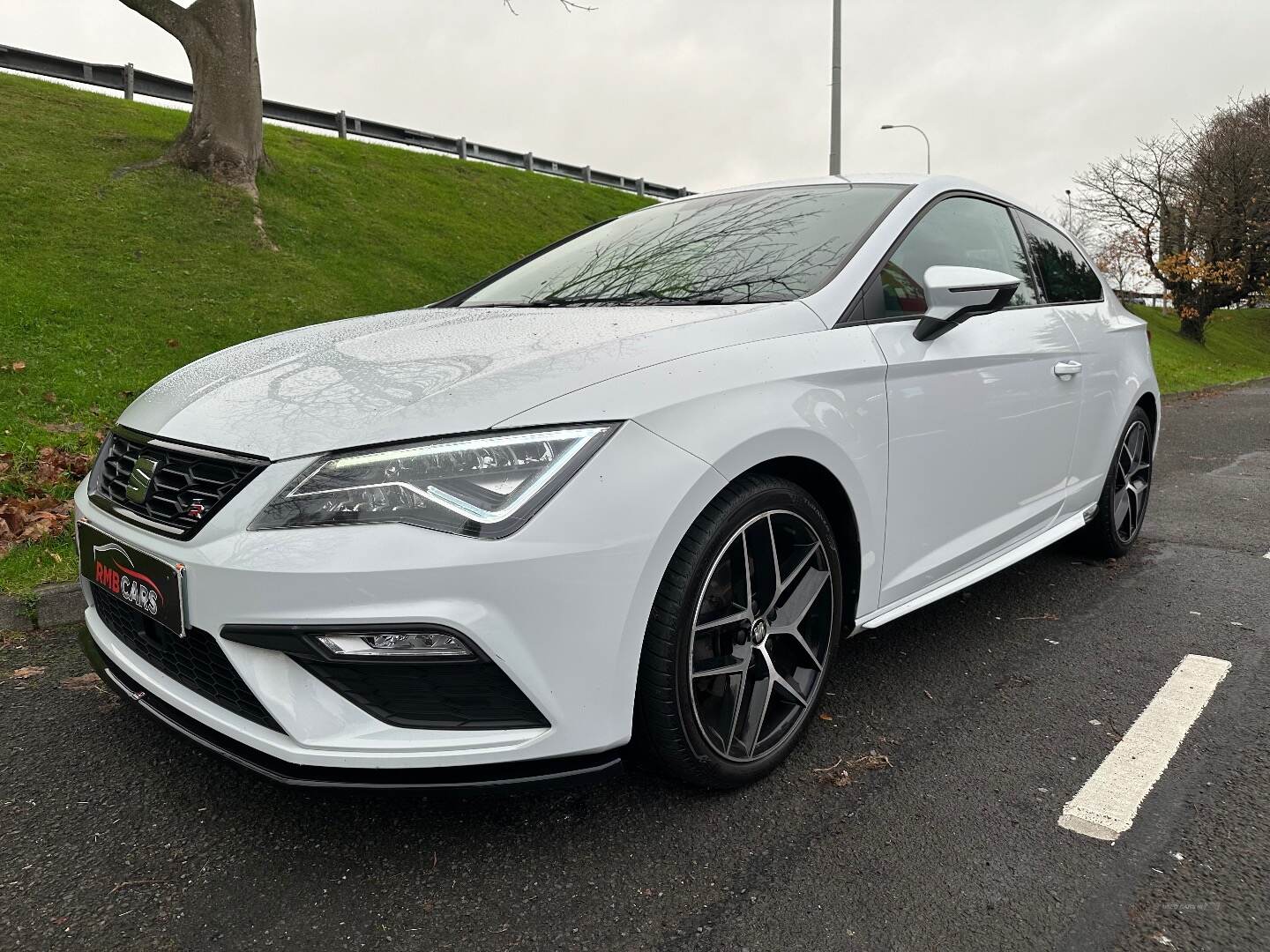 Seat Leon SPORT COUPE in Down