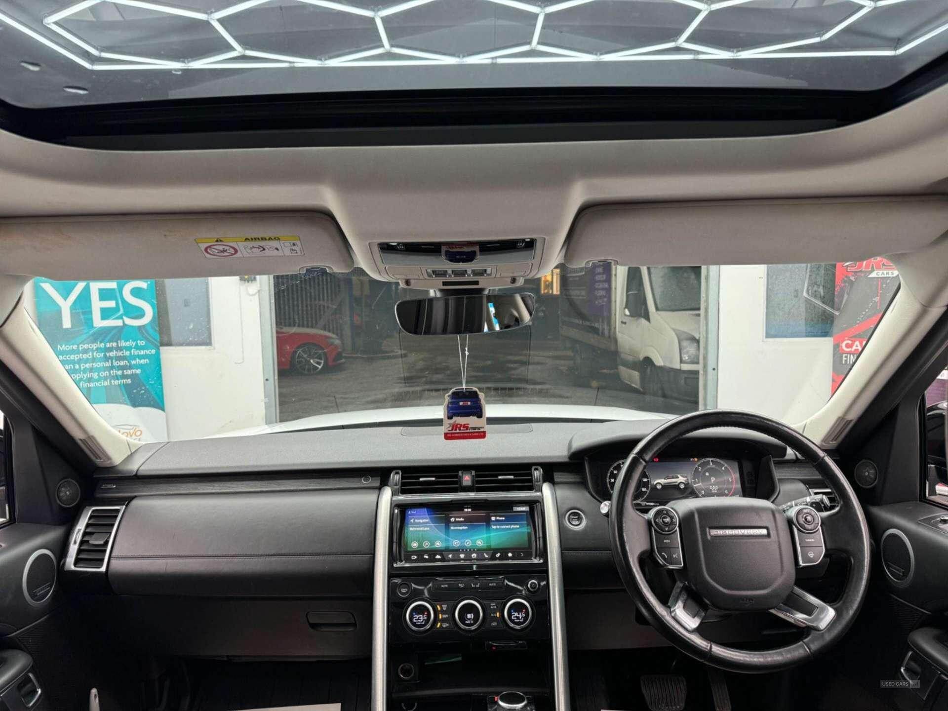 Mar 2018 Land Rover Discovery 3.0 TD6 HSE Luxury 5dr Auto