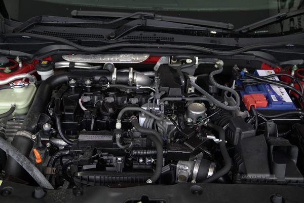 Honda Civic 1.0 VTEC Turbo EX Euro 6 (s/s) 5dr in Down
