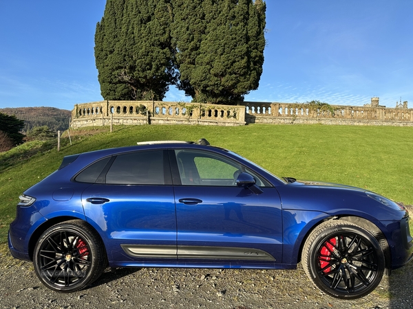 Porsche Macan ESTATE in Down