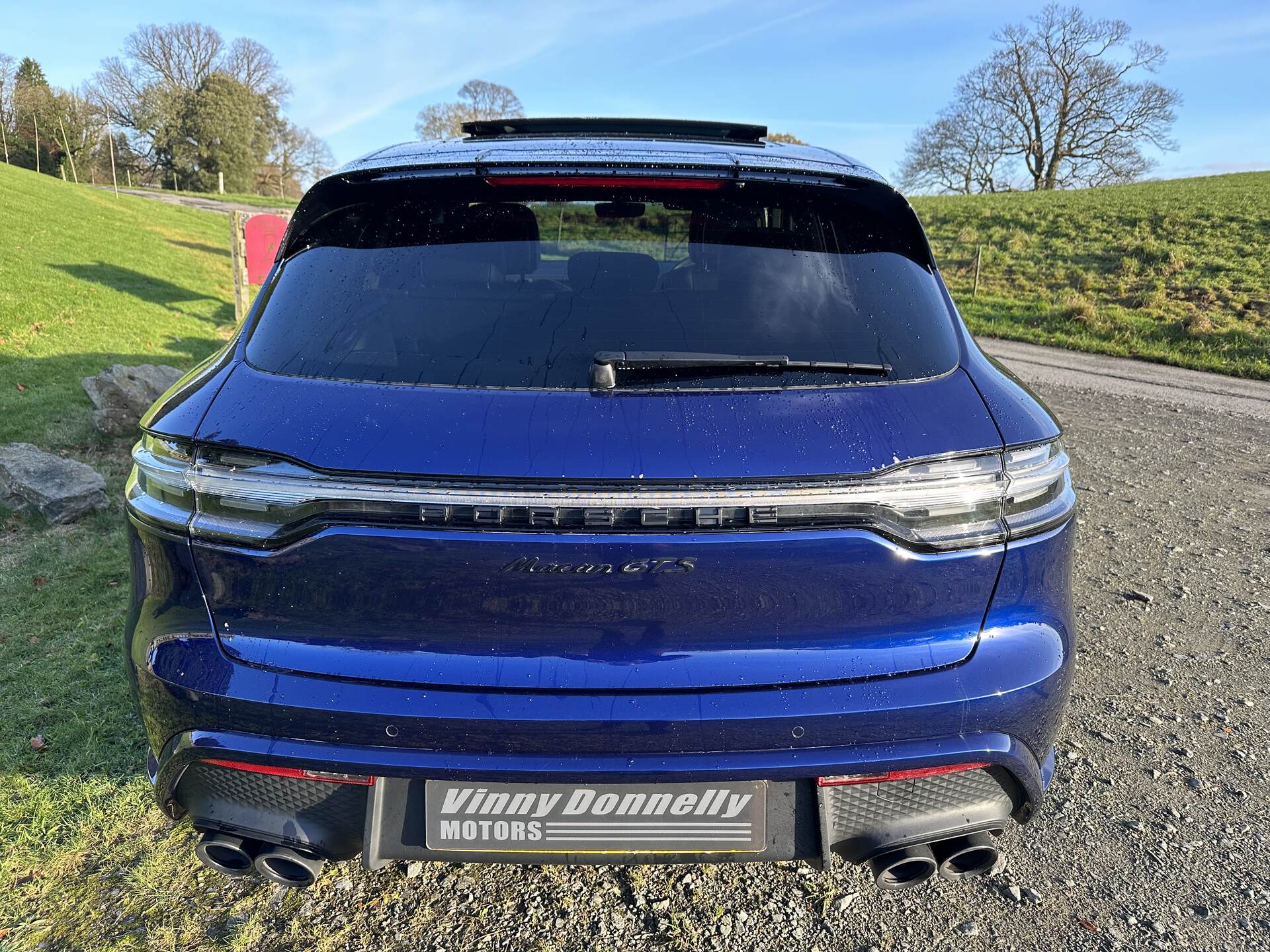 Porsche Macan ESTATE in Down