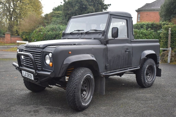 Land Rover Defender 2.5 4CYL REG 3d in Down