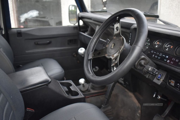 Land Rover Defender 2.5 4CYL REG 3d MOTed until May 2024 in Down