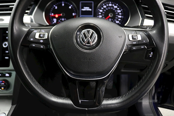 Volkswagen Passat 2.0 TDI 150 SE Business 4dr in Down