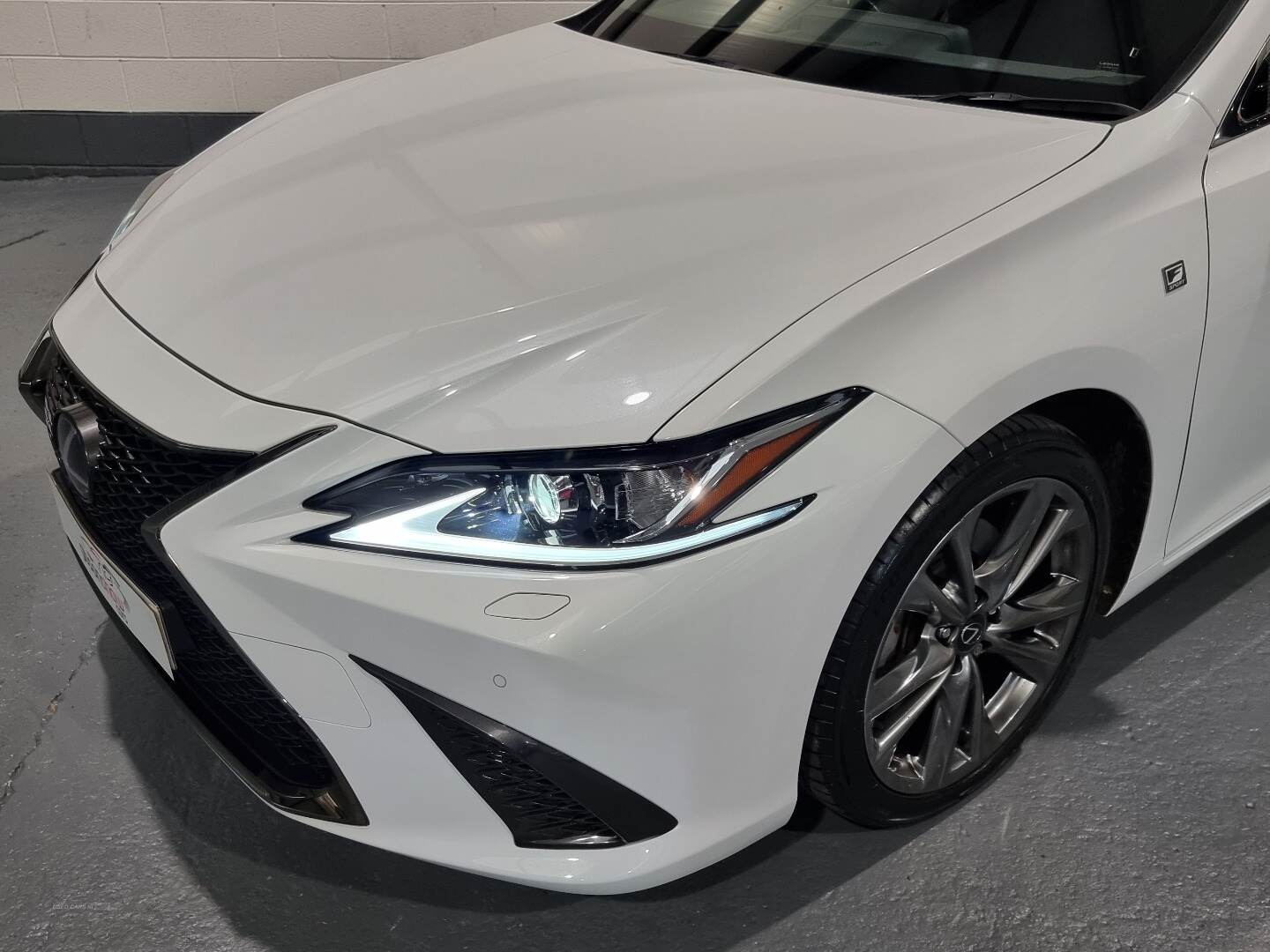 Lexus ES SALOON in Antrim