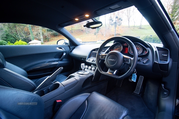 Audi R8 4.2 FSI V8 QUATTRO in Down