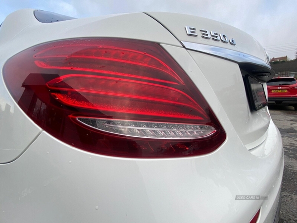 Mercedes-Benz E-Class 3.0 E350d V6 AMG Line (Premium Plus) G-Tronic+ Euro 6 (s/s) 4dr in Down