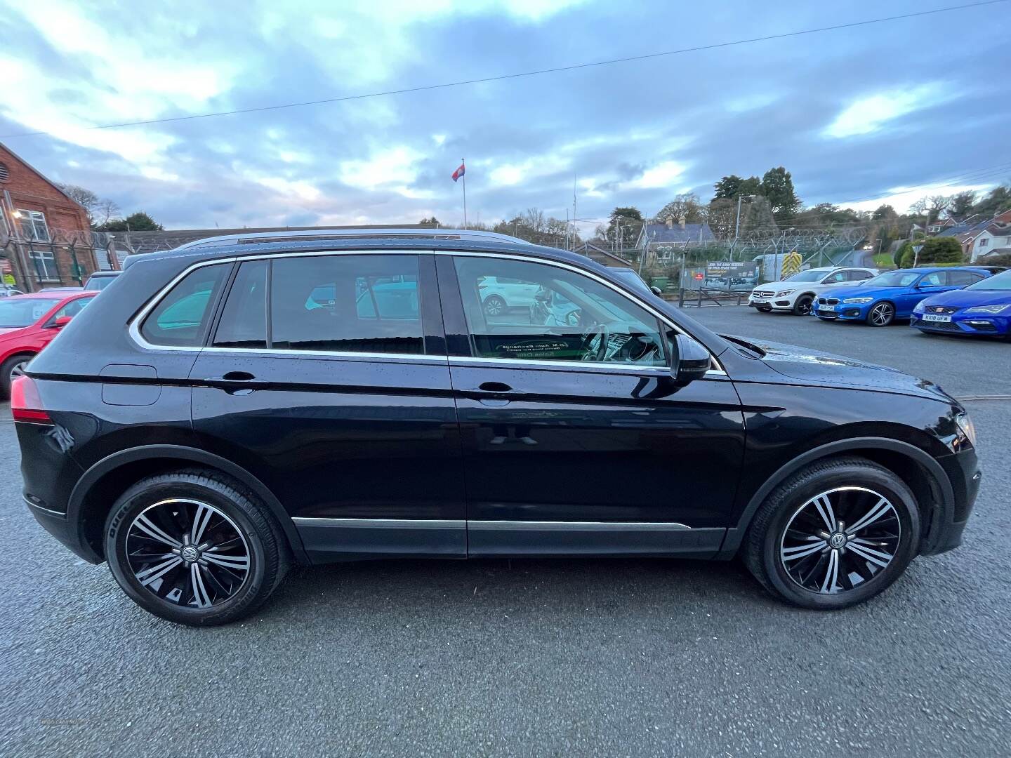 Volkswagen Tiguan DIESEL ESTATE in Down