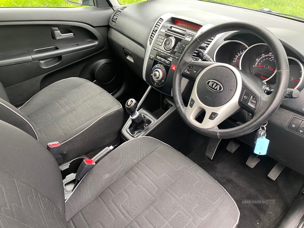 Kia Venga HATCHBACK in Down