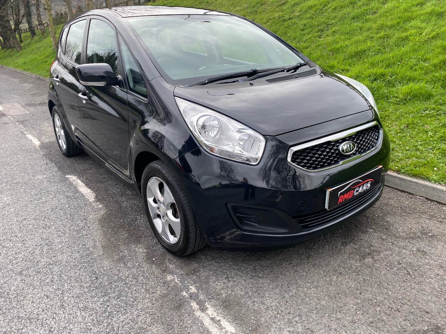 Kia Venga HATCHBACK in Down