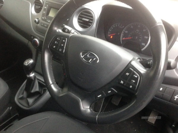 Hyundai i10 HATCHBACK in Down