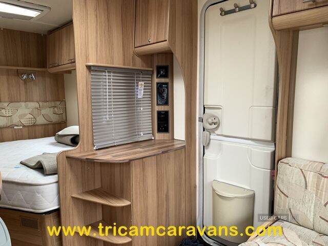 2012 Bailey Orion 430/4, One Owner, Lightweight Fixed Bed