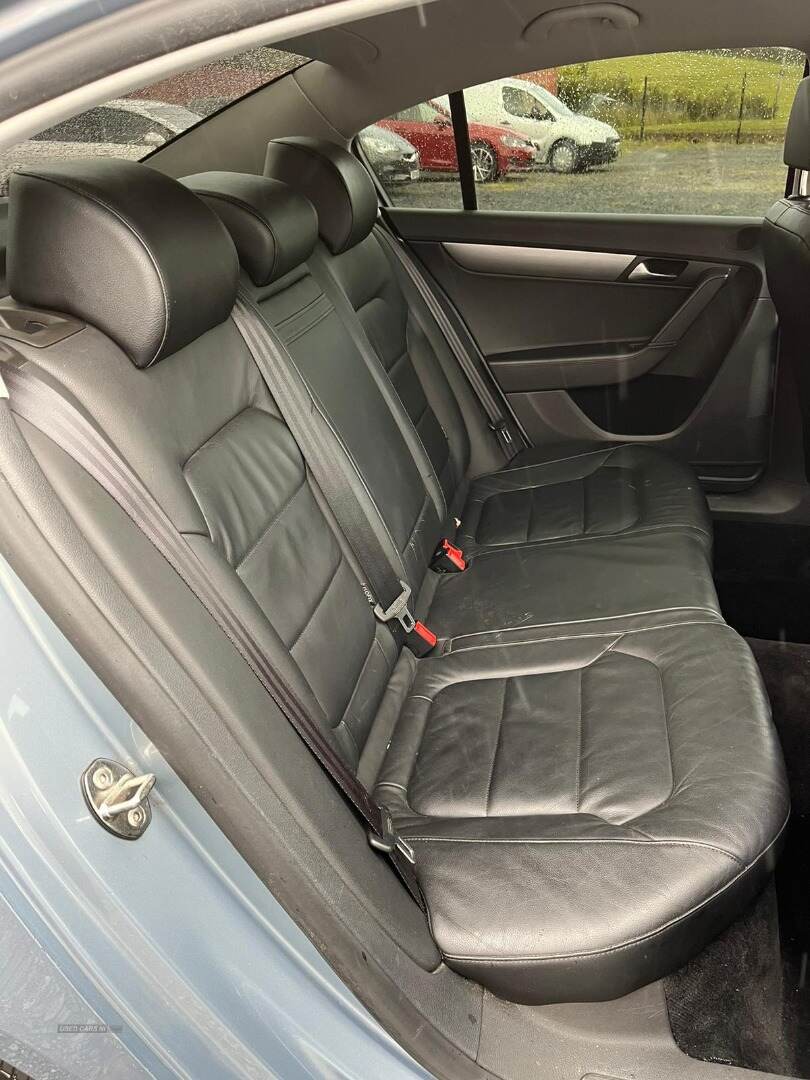 Mar 2011 Volkswagen Passat 2.0 TDI Bluemotion Tech SE 4dr