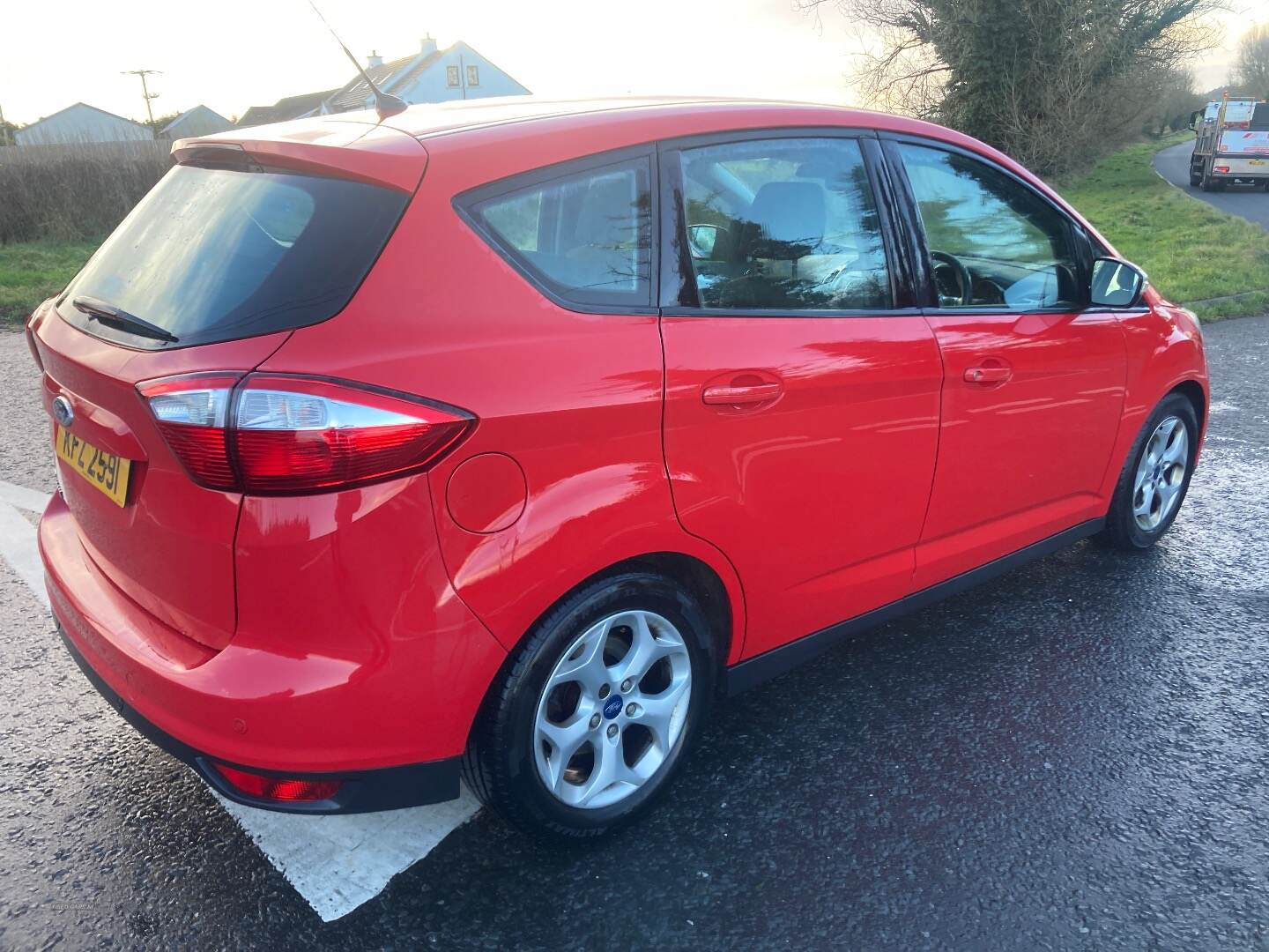 Ford C-max ESTATE in Down