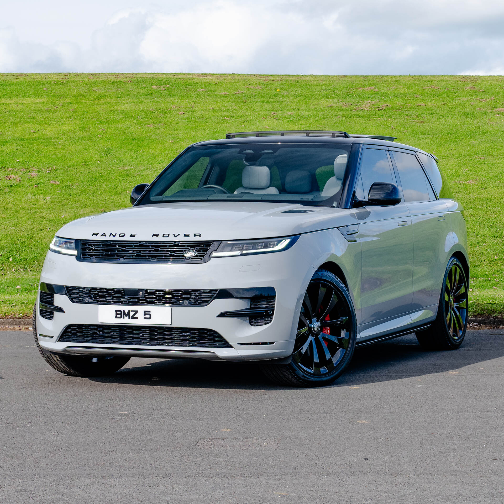 Land Rover Range Rover Sport DIESEL ESTATE in Antrim