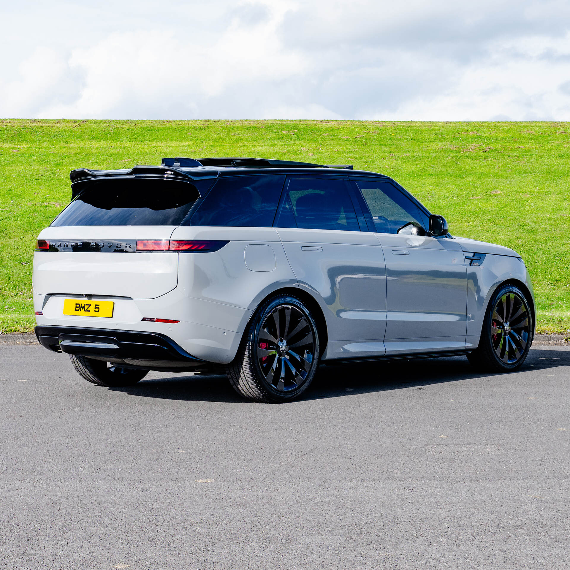 Land Rover Range Rover Sport DIESEL ESTATE in Antrim