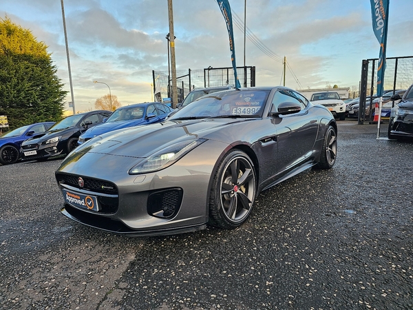 Jaguar F-Type COUPE in Down