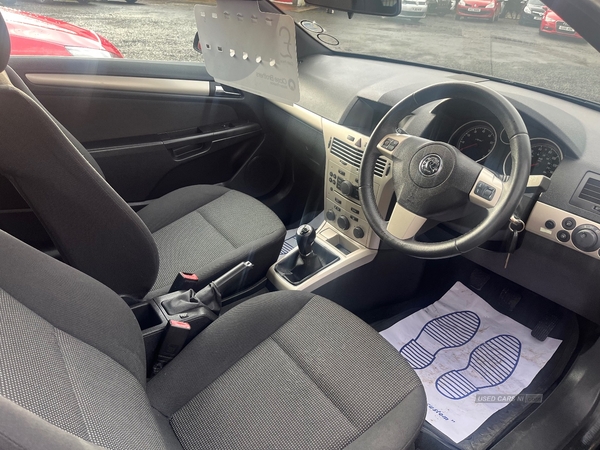Vauxhall Astra TWINTOP in Derry / Londonderry