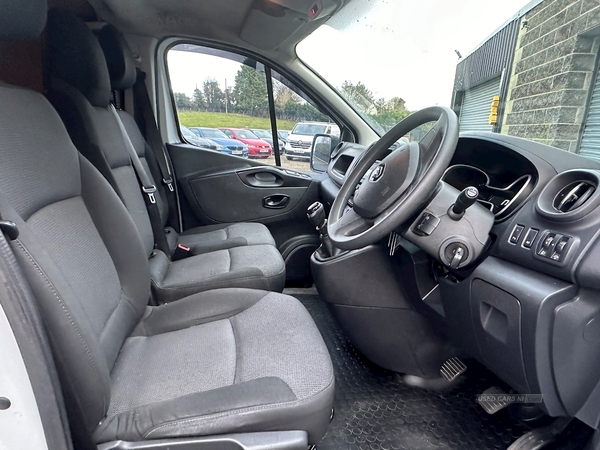 Renault Trafic dCi ENERGY 28 Business+ in Tyrone